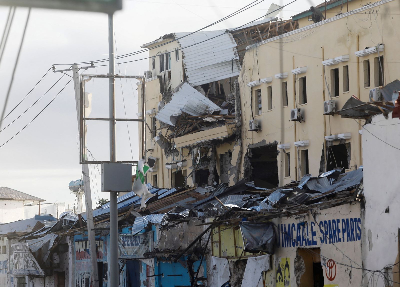 Al Qaeda-linked al Shabaab group seizes control of a hotel in Mogadishu - REUTERS