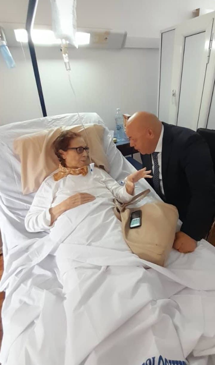 وزير المجاهدين وذوي الحقوق الجزائري العيد ربيڨة يزور جميلة بوحيرد في مستشفى بالجزائر. 13 سبتمبر 2023 - Ministry of Moudjahidine and Right Holders
