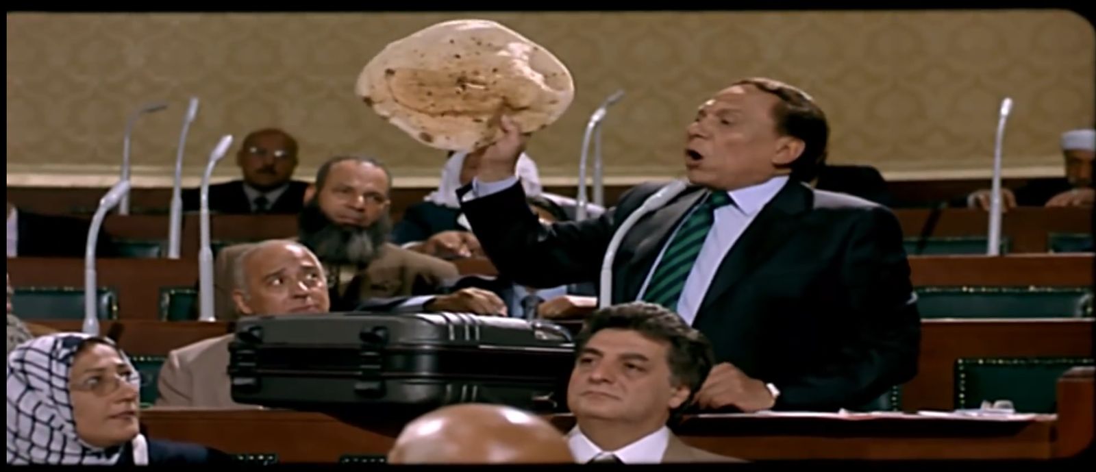 الفنان عادل إمام في مشهد من فيلم مرجان أحمد مرجان إنتاج عام 2007