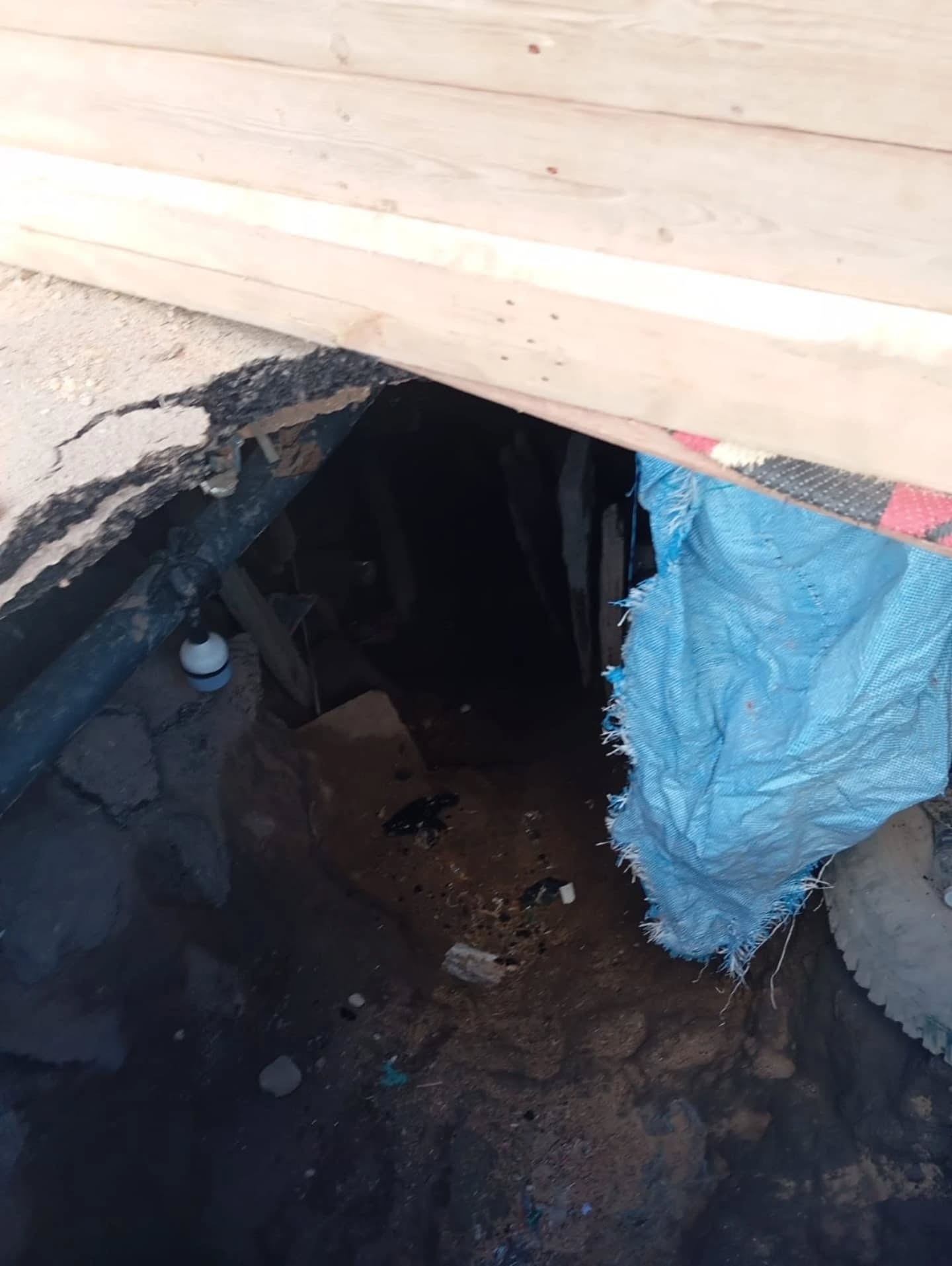 أعمال حفر بقصري ثقافة في الأقصر جنوبي مصر يشتبه أنها أعمال تنقيب عن الآثار . 1 يونيو 2025