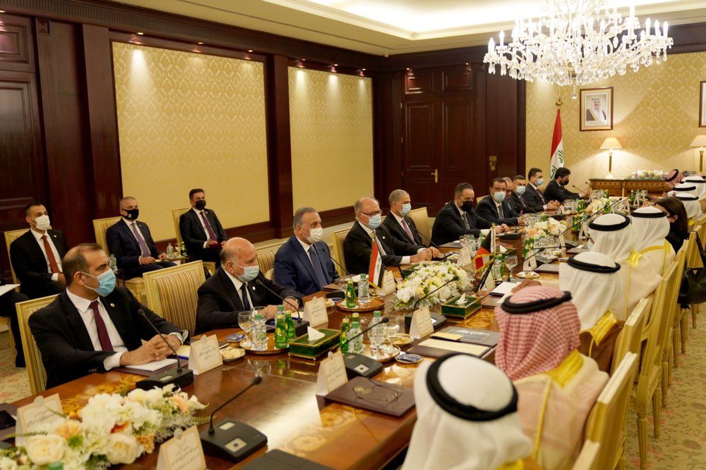 جانب من المباحثات بين وفدي العراق والكويت - 22 أغسطس 2021 - twitter.com/IraqiPMO
