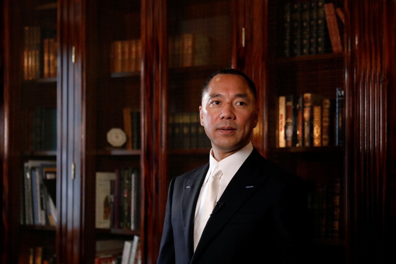 رجل الأعمال الصيني المقيم في المنفى جو وينجي خلال مقابلة في نيويورك - 30 أبريل 2017 - REUTERS