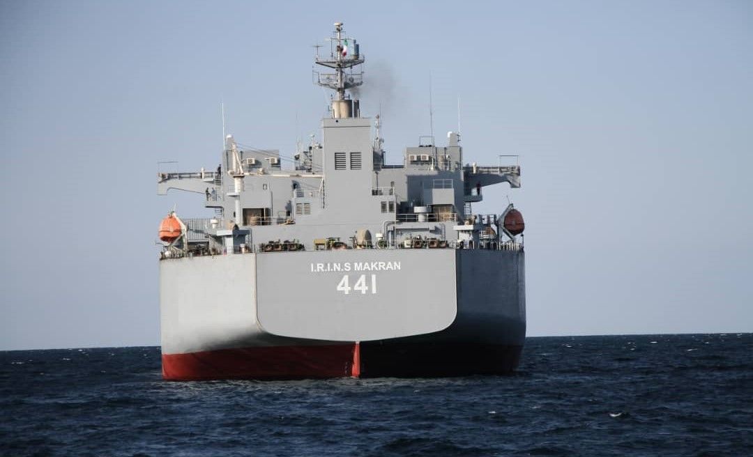 حاملة مروحيات إيرانية في مياه الخليج -  13 يناير 2021 - AFP