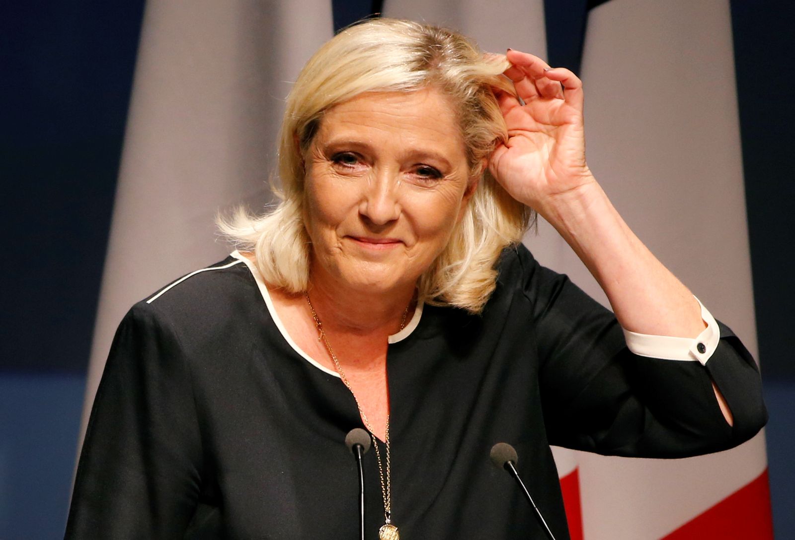 زعيمة اليمين المتطرف في فرنسا مارين لوبن قبل إلقائها خطاباً في فريجوس - 15 سبتمبر 2019 - REUTERS