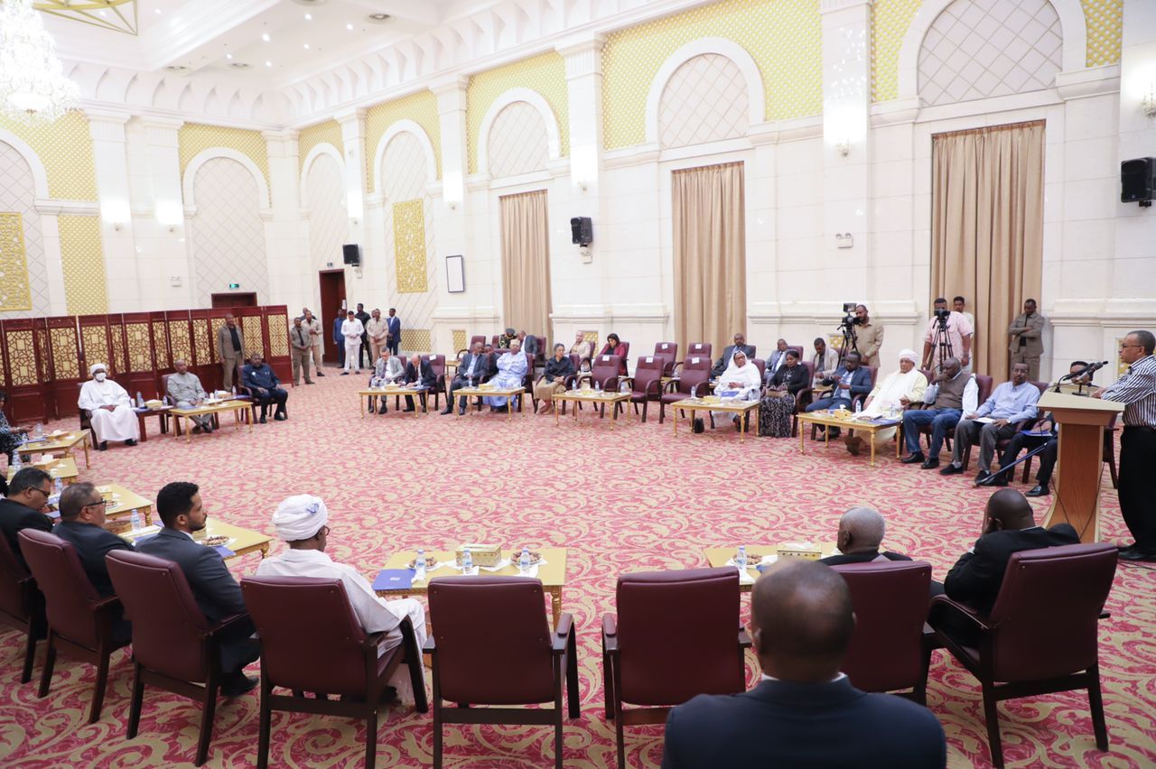 جانب من اجتماع القوى المدنية والعسكرية الموقعة على الاتفاق الإطاري. 26 مارس 2023 - twitter/KHOYousif