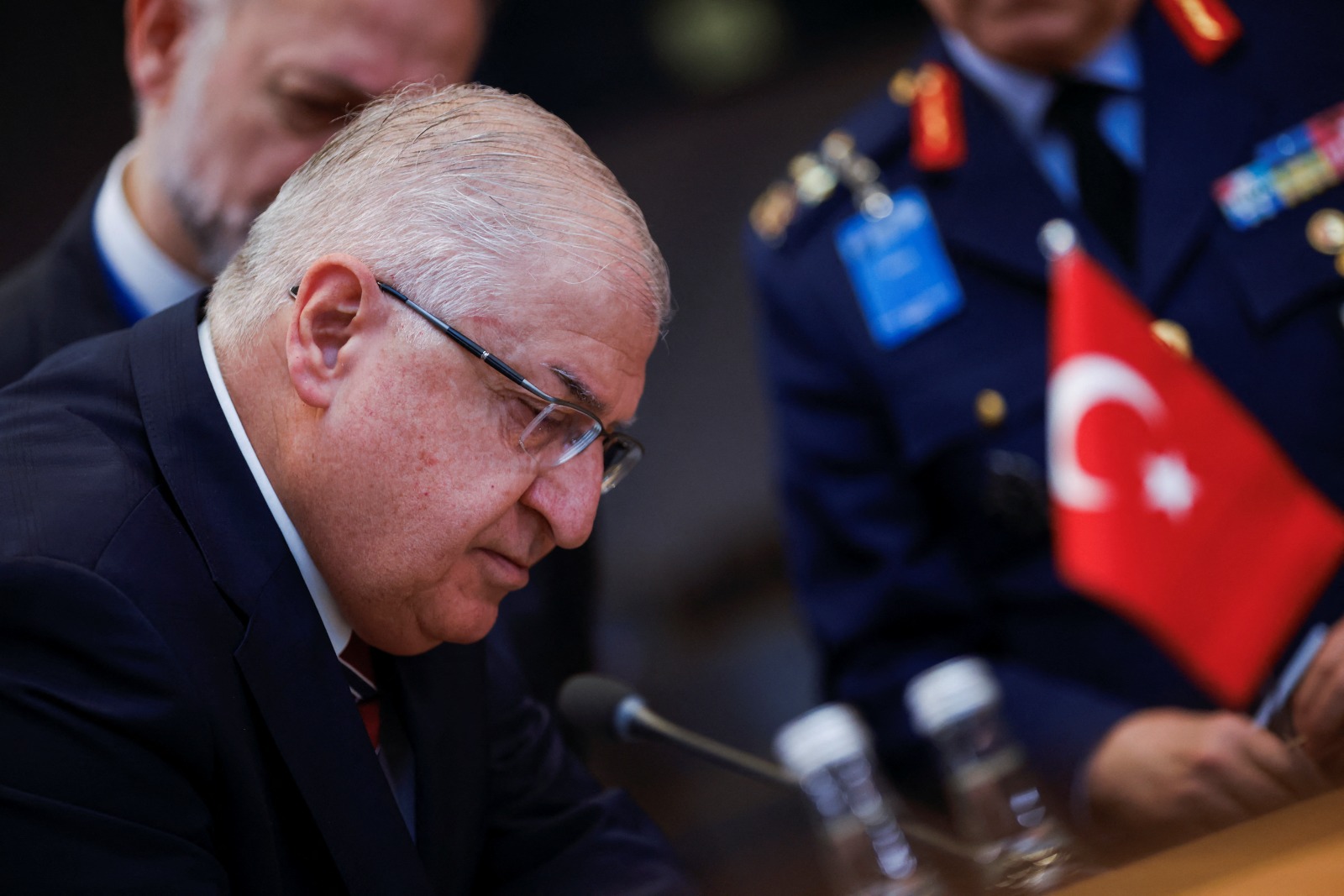 وزير الدفاع التركي يشار جولر يحضر اجتماعاً لوزراء دفاع حلف شمال الأطلسي في مقر الحلف في بروكسل ببلجيكا. 15 فبراير 2024