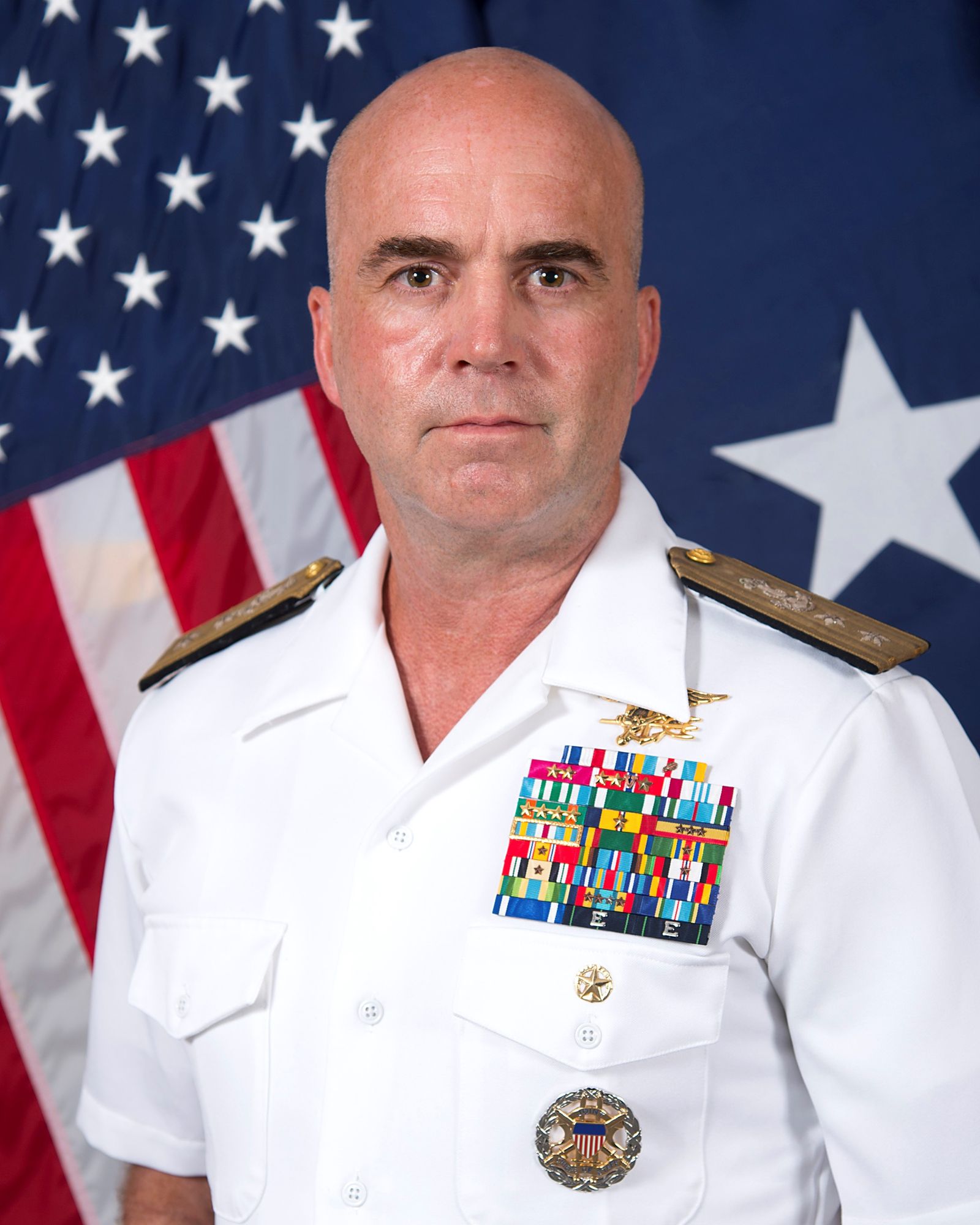 الأدميرال هيو هاورد، قائد وحدة العمليات الخاصة في البحرية الأميركية (نيفي سيل) - U.S. NAVY