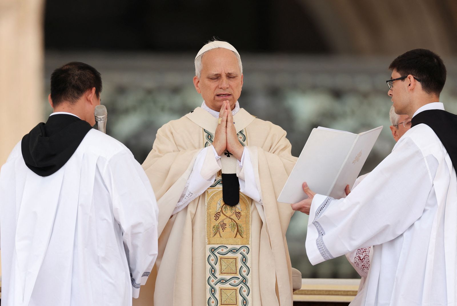 Pope Leo XIV leads Regina Caeli prayer on the day his inaugural Mass in Saint Peter’s Square, at the Vatican May 18, 2025.  REUTERS/CLAUDIA GRECO