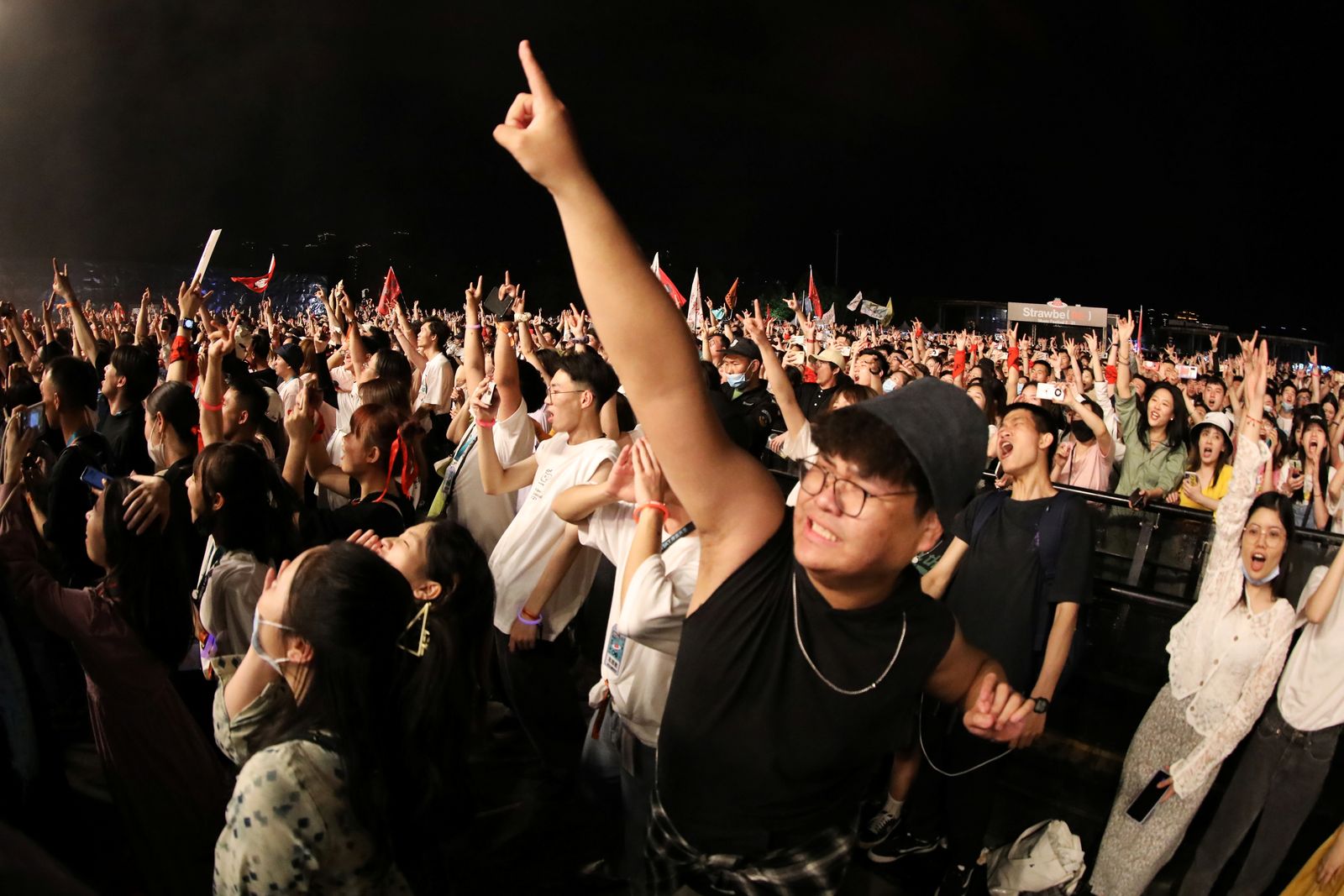 جانب من مهرجان الفراولة في ووهان - 1 مايو 2021 - REUTERS