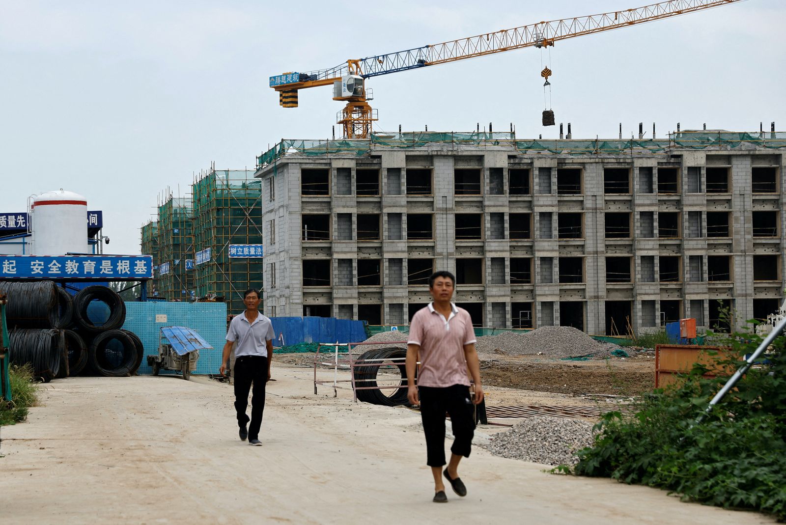 FILE PHOTO: Construction site of residential buildings by Chinese developer Country Garden in Tianjin - REUTERS