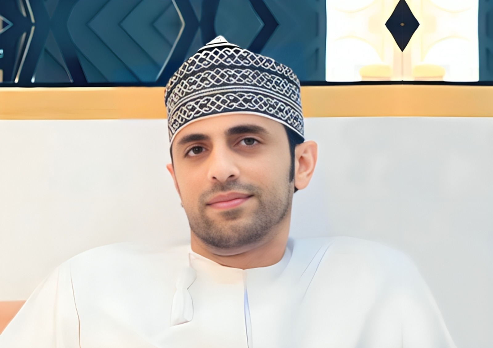 الشاعر العُماني إسحق العجمي