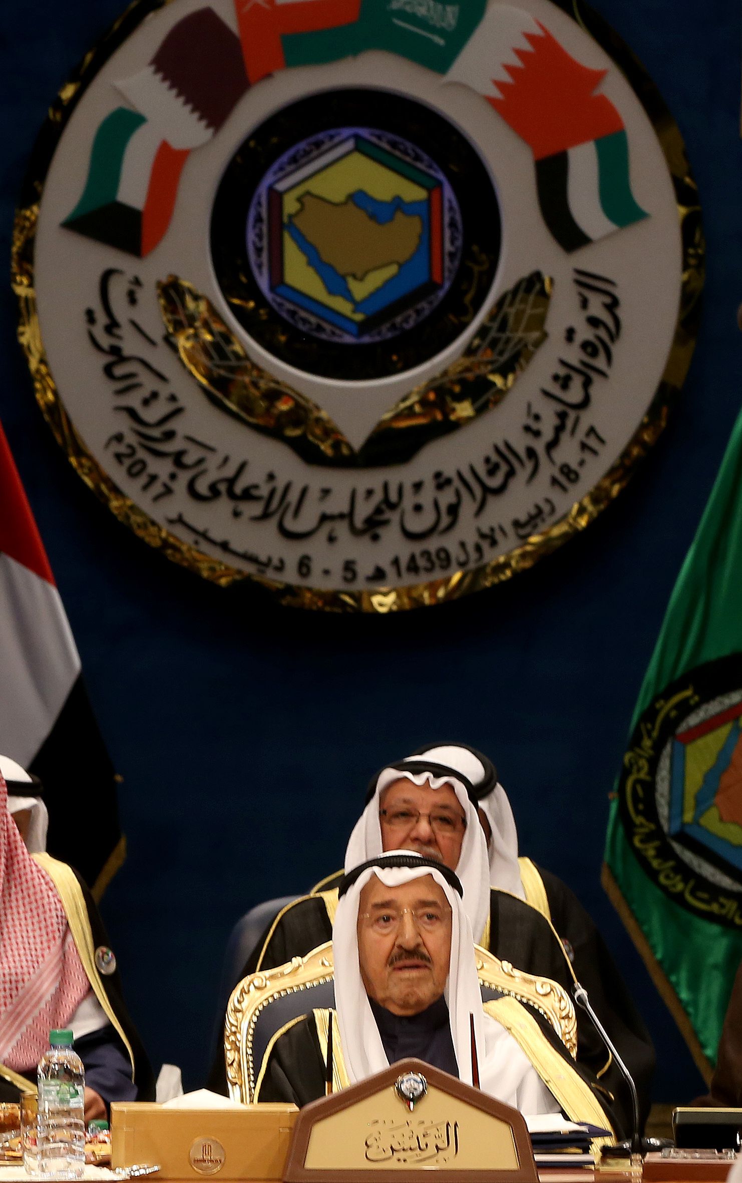 أمير الكويت الراحل الشيخ صباح الأحمد الصباح يترأس قمة مجلس التعاون الخليجي، الكويت، ديسمبر 2017 - AFP