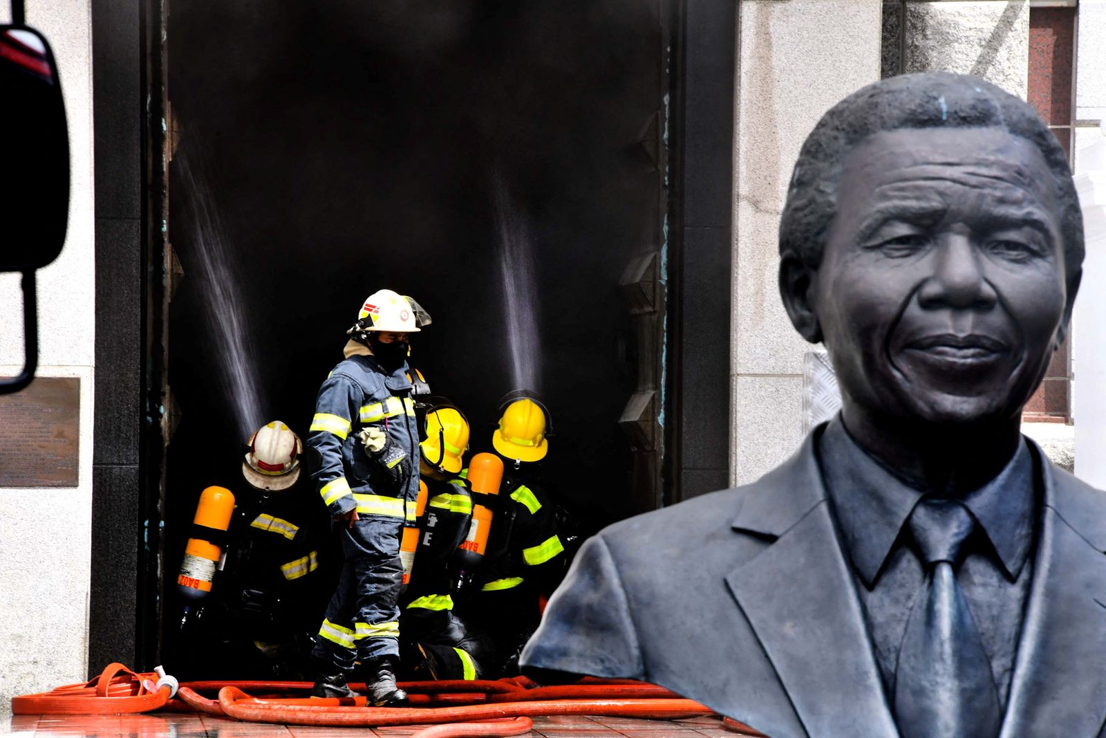 Fire breaks out at the parliament in Cape Town - via REUTERS