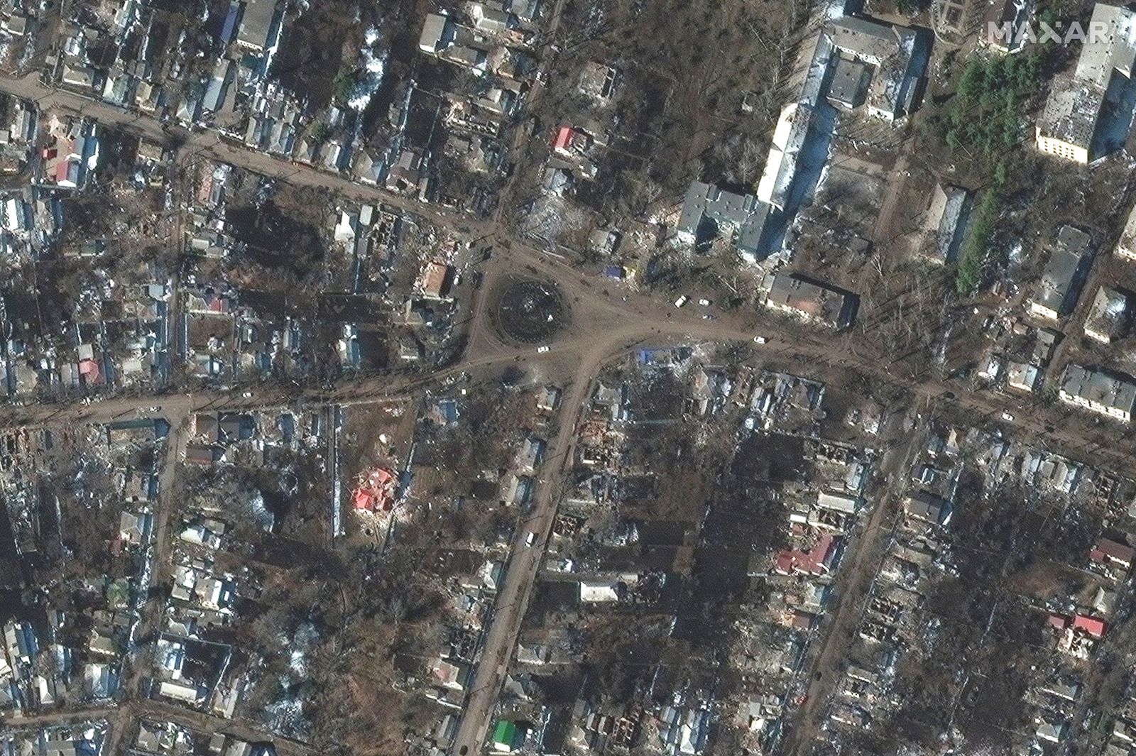 صور الدمار في مدينة سومي في شمال شرقي أوكرانيا - REUTERS