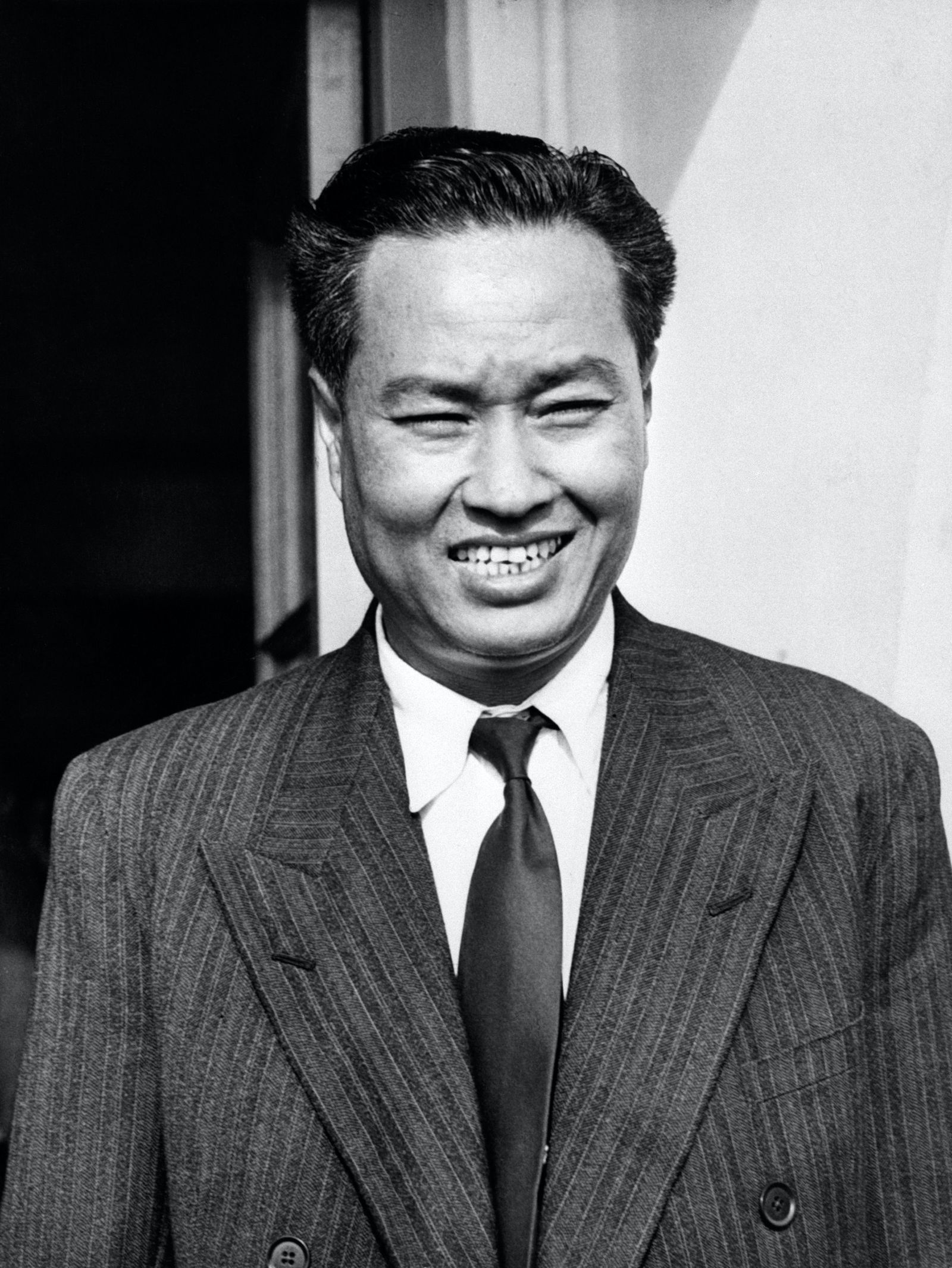 الجنرال ني وين الذي نفذ الانقلاب العسكري في ميانمار عام 1962 - 17 أكتوبر 1952 - AFP