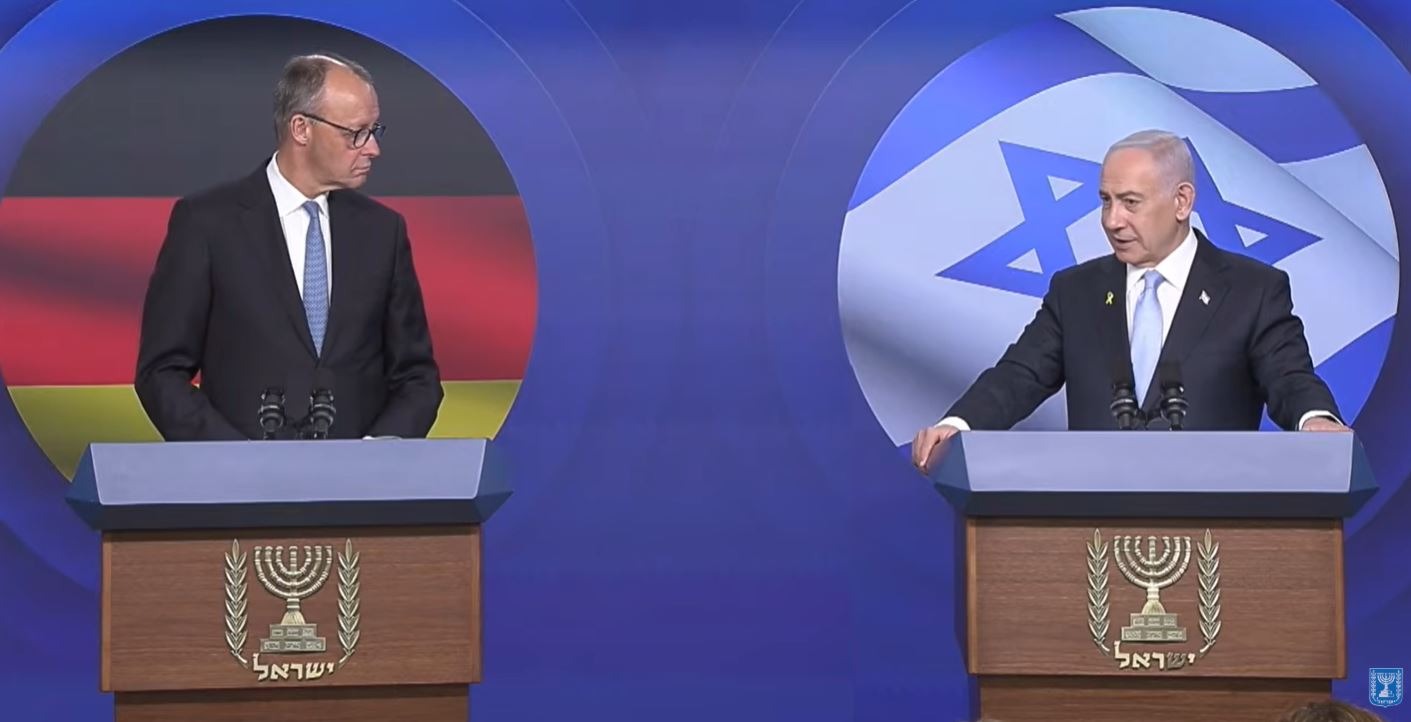 رئيس الوزراء الإسرائيلي بنيامين نتنياهو خلال مؤتمر صحافي مع المستشار الألماني فريدرش ميرتس في القدس. 07 ديسمبر 2025