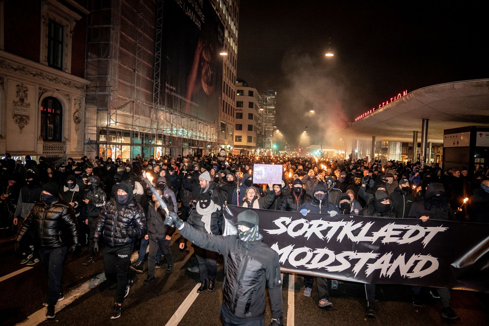 جانب من الاحتجاجات في الدنمارك - AFP