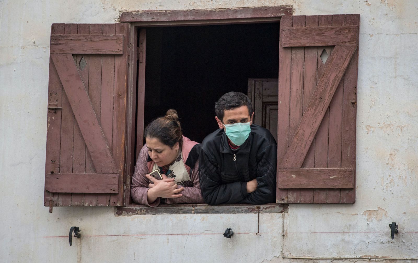 مواطنون في المغرب جالسون في منازلهم في ظل الحجر , AFP 