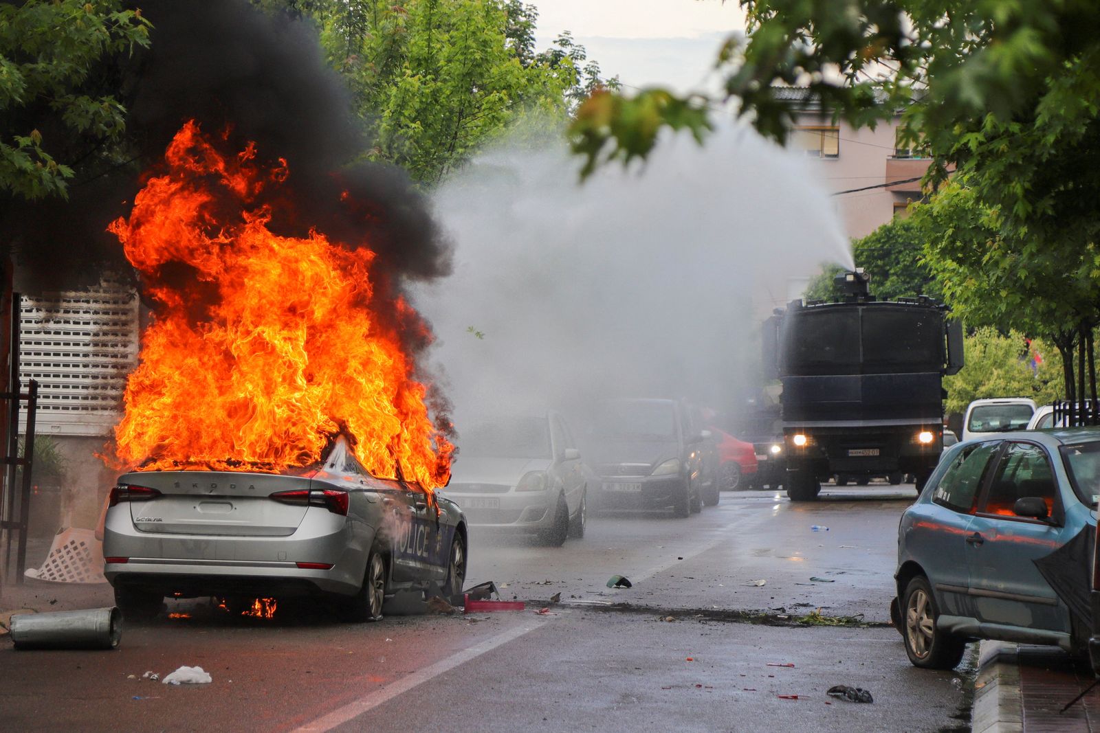 Clashes between Kosovo police and ethnic Serb protesters in the town of Zvecan - REUTERS