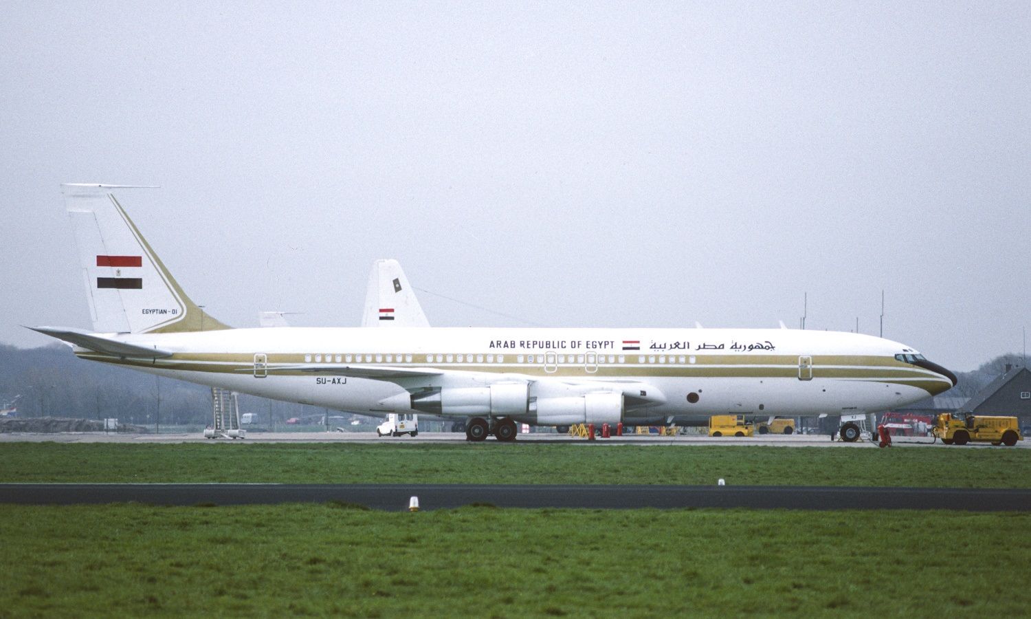 طائرة الرئاسة المصرية في مطار لايدن فالينبورج بهولندا بتاريخ 11 مارس 1989. - airhistory.net