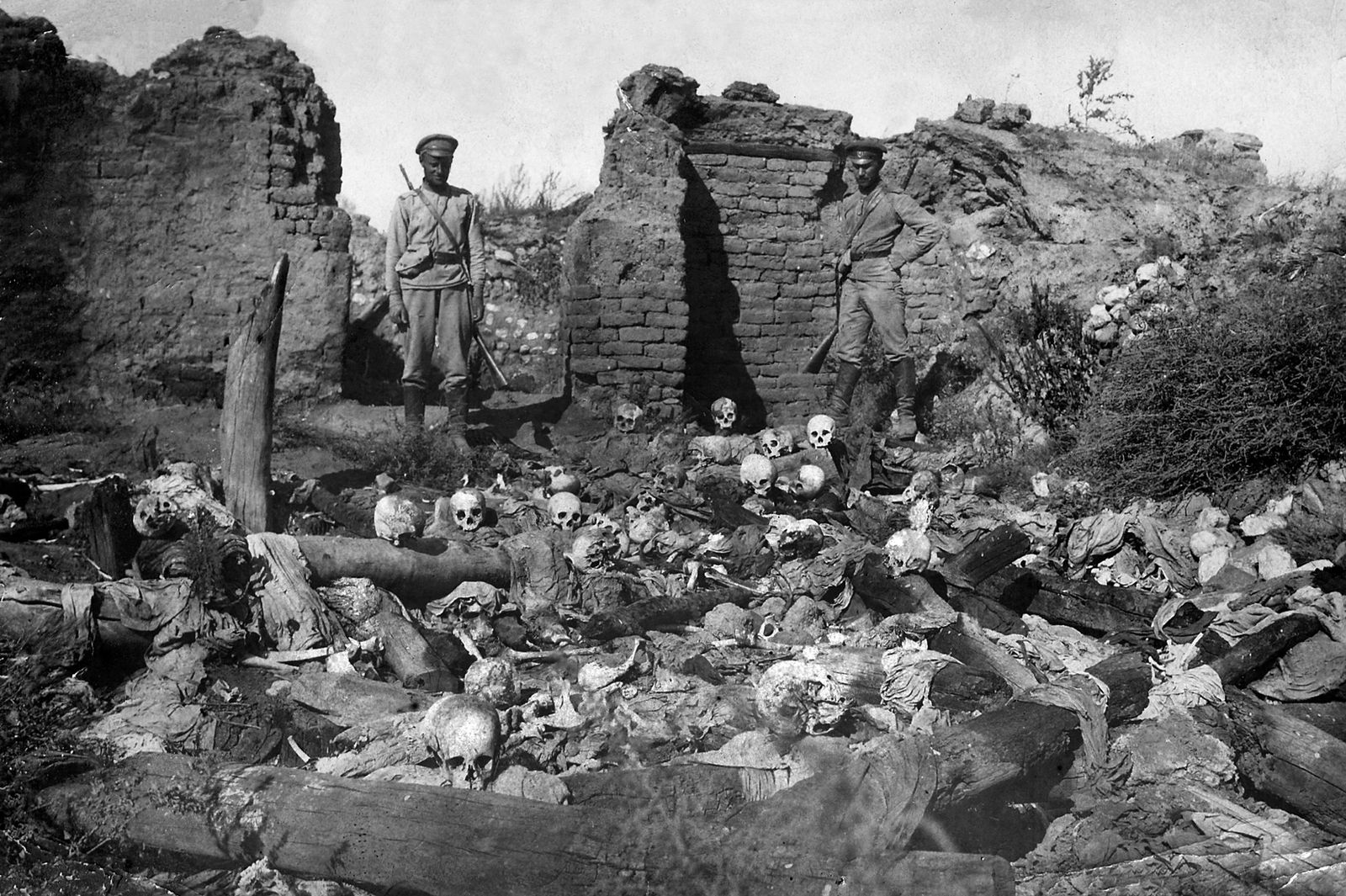 عدد من ضحايا إبادة الأرمن عام 1915  - AFP