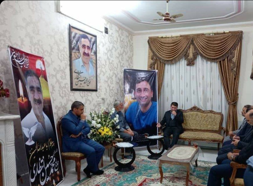 مسؤولون إيرانيون في منزل عالم الحرس الثوري أيوب انتظاري المتخصص في الصواريخ والطائرات المسيرة للعزاء بوفاته - Twitter