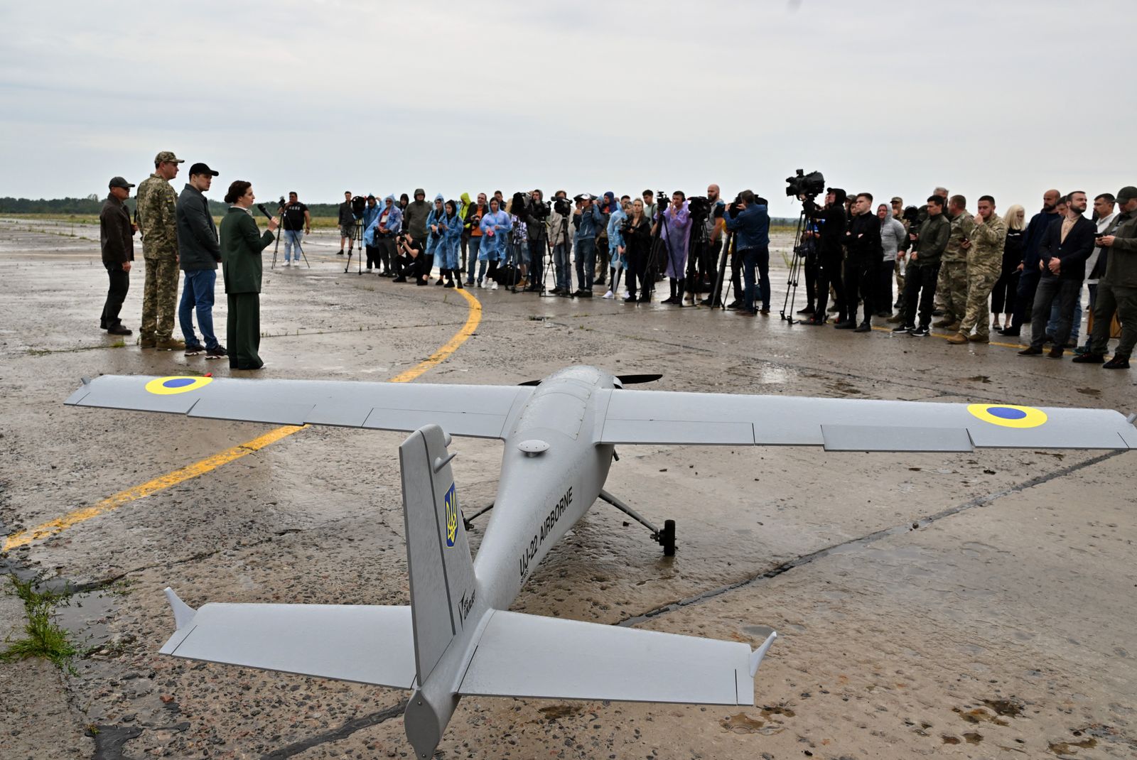 عرض الطائرة المسيرة UJ-22 في العاصمة الأوكرانية كييف. 2 أغسطس 2022 - AFP