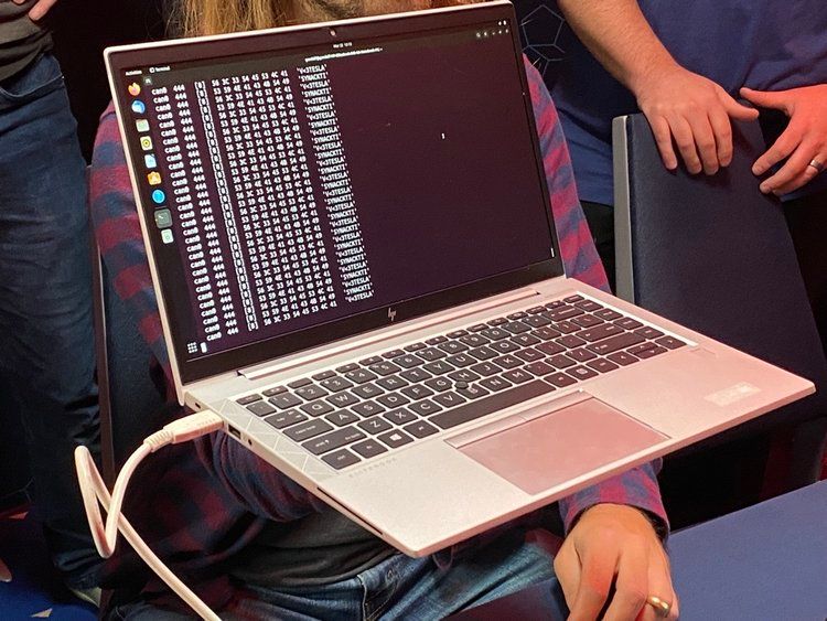 جانب من اختراق فريق Synacktiv أنظمة سيارات تيسلا البرمجية - Trend Micro
