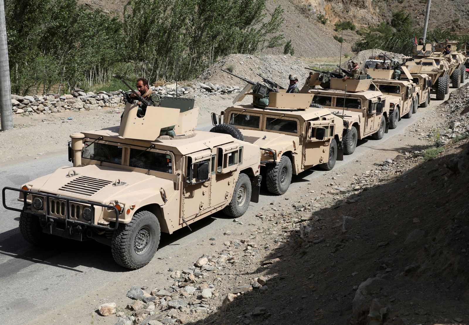قافلة مدرعة لقوات كوماندوس أفغانية تتجه إلى الجبهة في مقاطعة باروان - 29 يونيو 2021 - REUTERS