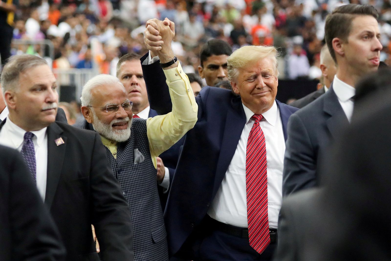 الرئيس الأميركي السابق دونالد ترمب ورئيس الوزراء الهندي ناريندرا مودي خلال تجمّع في مدينة هيوستن الأميركية - 22 سبتمبر 2019  - REUTERS