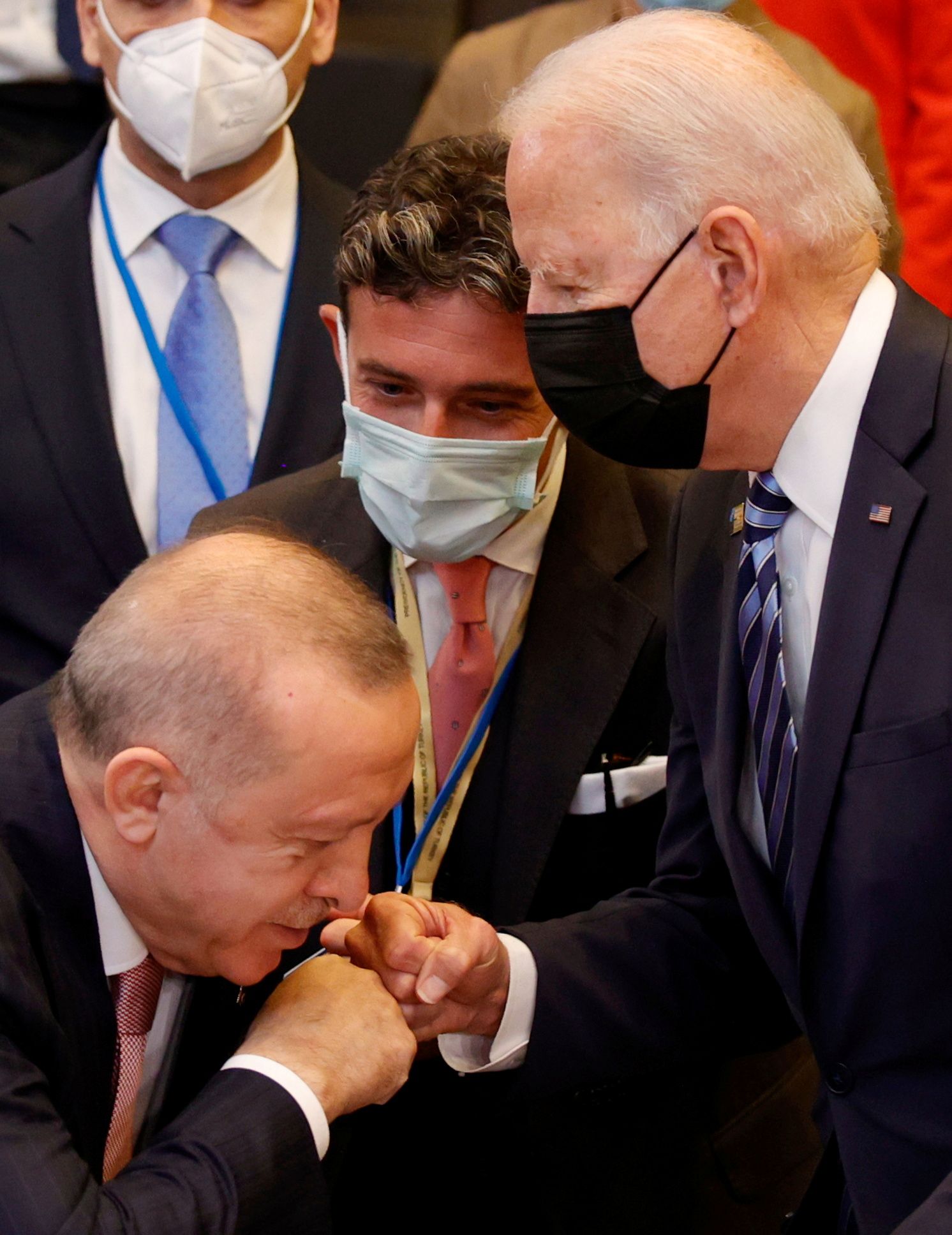 الرئيسان، الأميركي جو بايدن والتركي رجب طيب أردوغان، خلال قمة حلف شمال الأطلسي في بروكسل - 14 يونيو 2021 - REUTERS