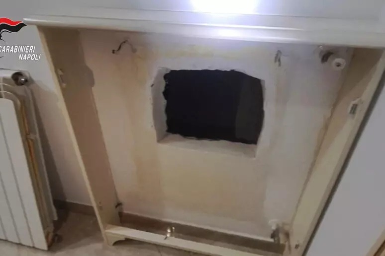 مكان اختباء تشيرو أندولفي منذ 2022، حيّ بارّا، مدينة نابولي، إيطاليا. 24 ديسمبر 2025