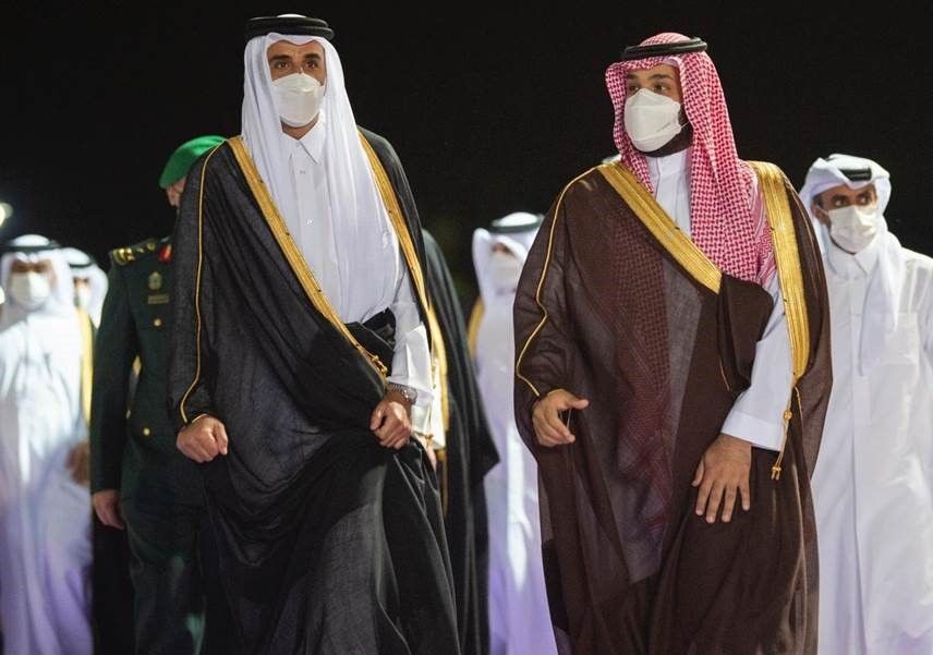 ولي العهد السعودي الأمير محمد بن سلمان وأمير قطر الشيخ تميم بن حمد آل ثاني، في جدة.  - واس