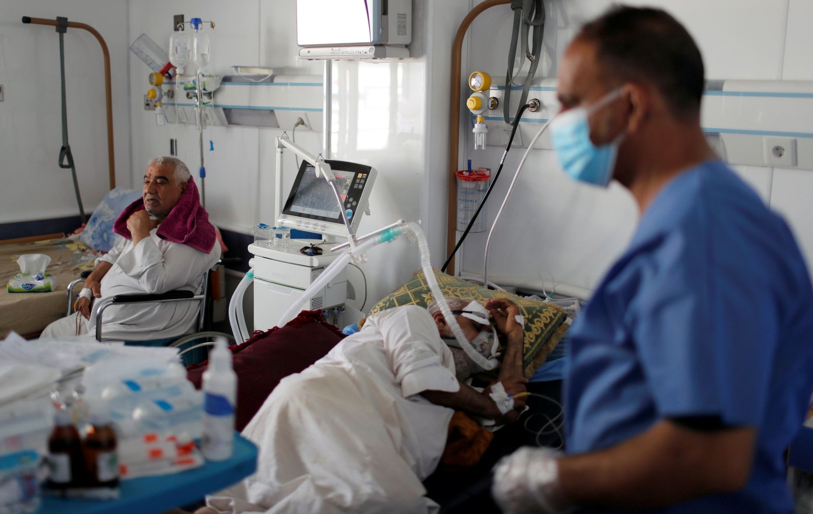 أحد الأقسام لاستقبال المرضى في إحدى المستشفيات العراقية  - REUTERS