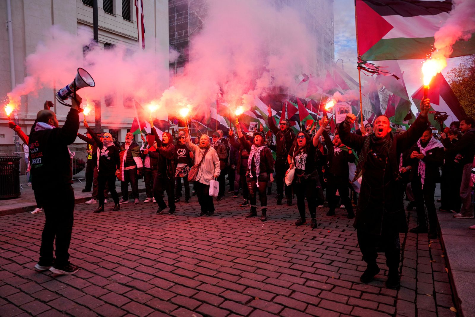 Soccer - FIFA World Cup - UEFA Qualifiers - Group I - Norway v Israel - Oslo, Norway - October 11, 2025 Pro Palestine protesters march in Oslo before the match Javad Parsa/NTB via REUTERS    ATTENTION EDITORS - THIS IMAGE WAS PROVIDED BY A THIRD PARTY. NORWAY OUT. NO COMMERCIAL OR EDITORIAL SALES IN NORWAY.