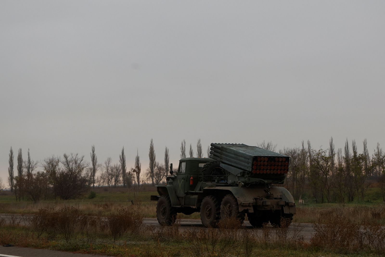 منصة إطلاق صواريخ أوكرانية في منطقة خيرسون جنوبي أوكرانيا. 11 نوفمبر 2022 - REUTERS