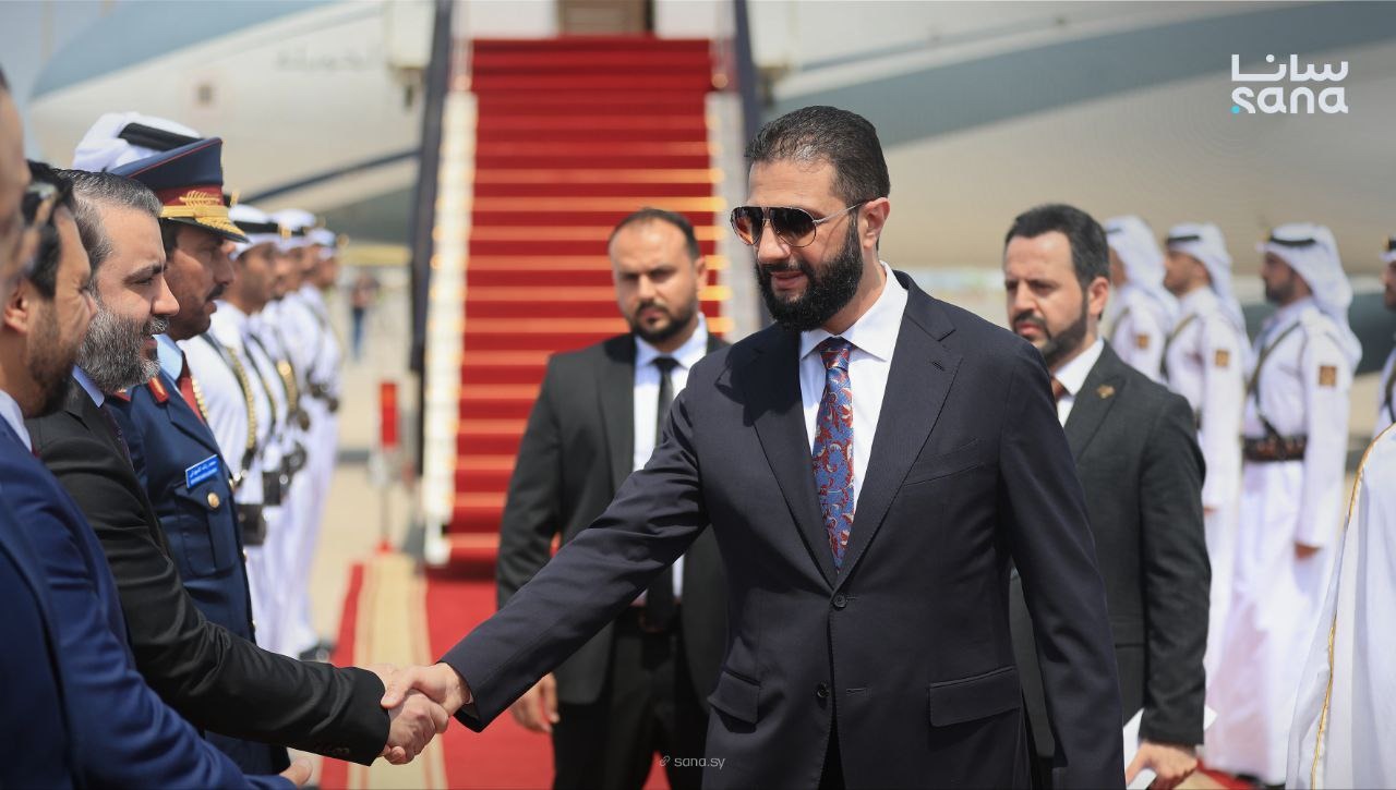 الرئيس السوري أحمد الشرع يصل إلى الدوحة للمشاركة في القمة العربية الإسلامية الطارئة. 15 سبتمبر 2025