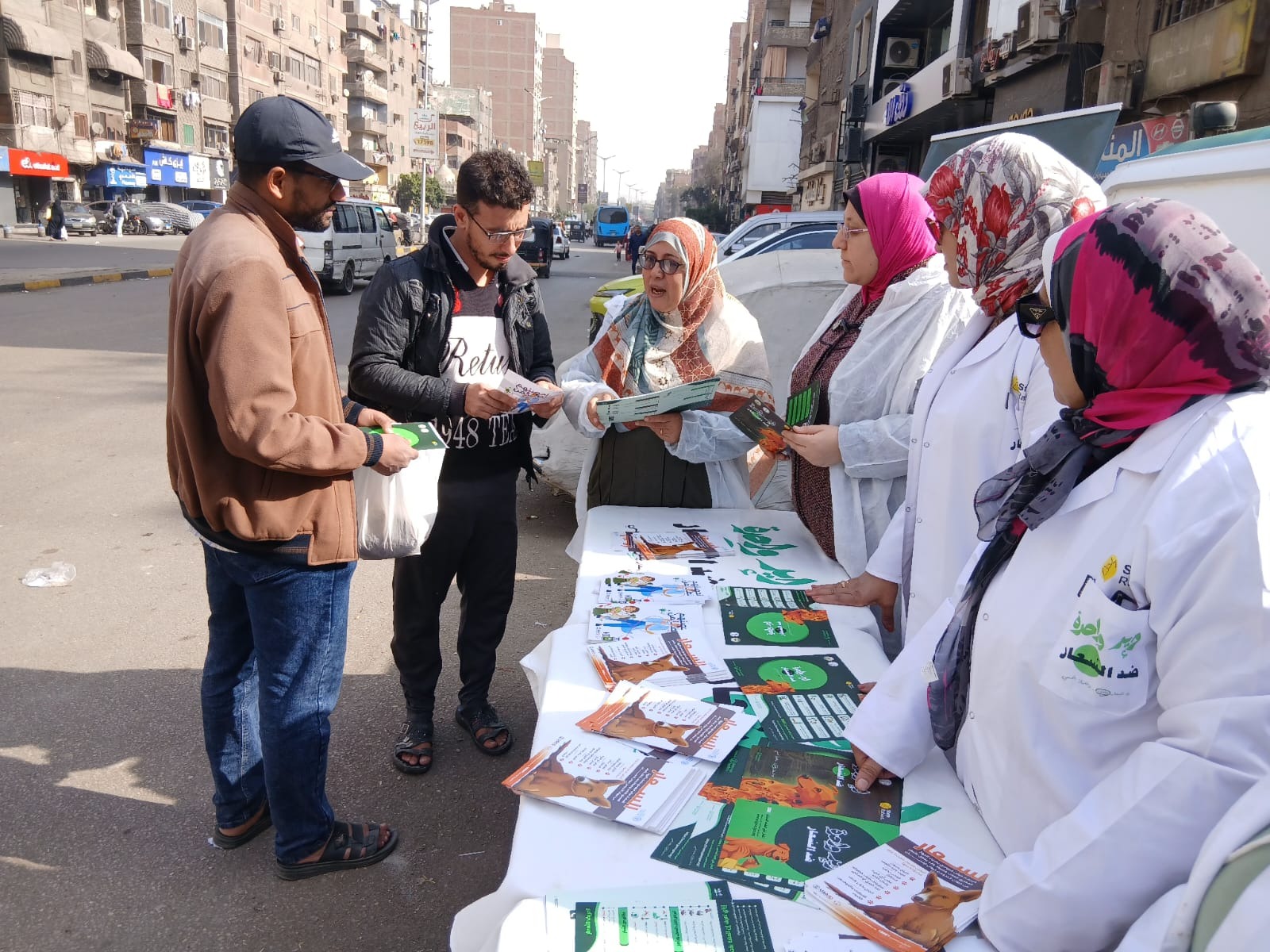 جانب من حملات توعية بكيفية التعامل مع كلاب الشوارع، منطقة عين شمس، القاهرة، مصر. 6 يناير 2026