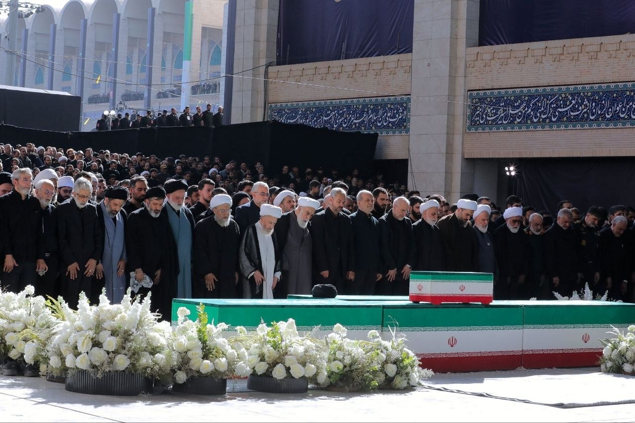 كبار القادة السياسيين والعسكريين الإيرانيين خلال تشييع المرشد السابق علي خامنئي في طهران. 5 يوليو 2026 - "إيرنا"