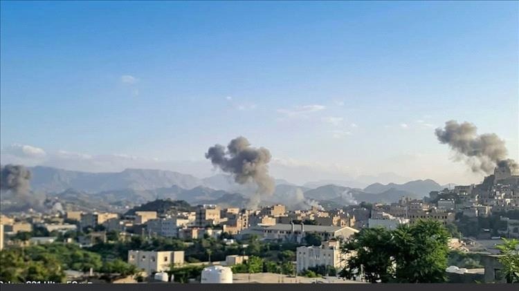 اليمن.. غارات تستهدف تجمعات للحوثيين على عدة جبهات بمحافظة تعز