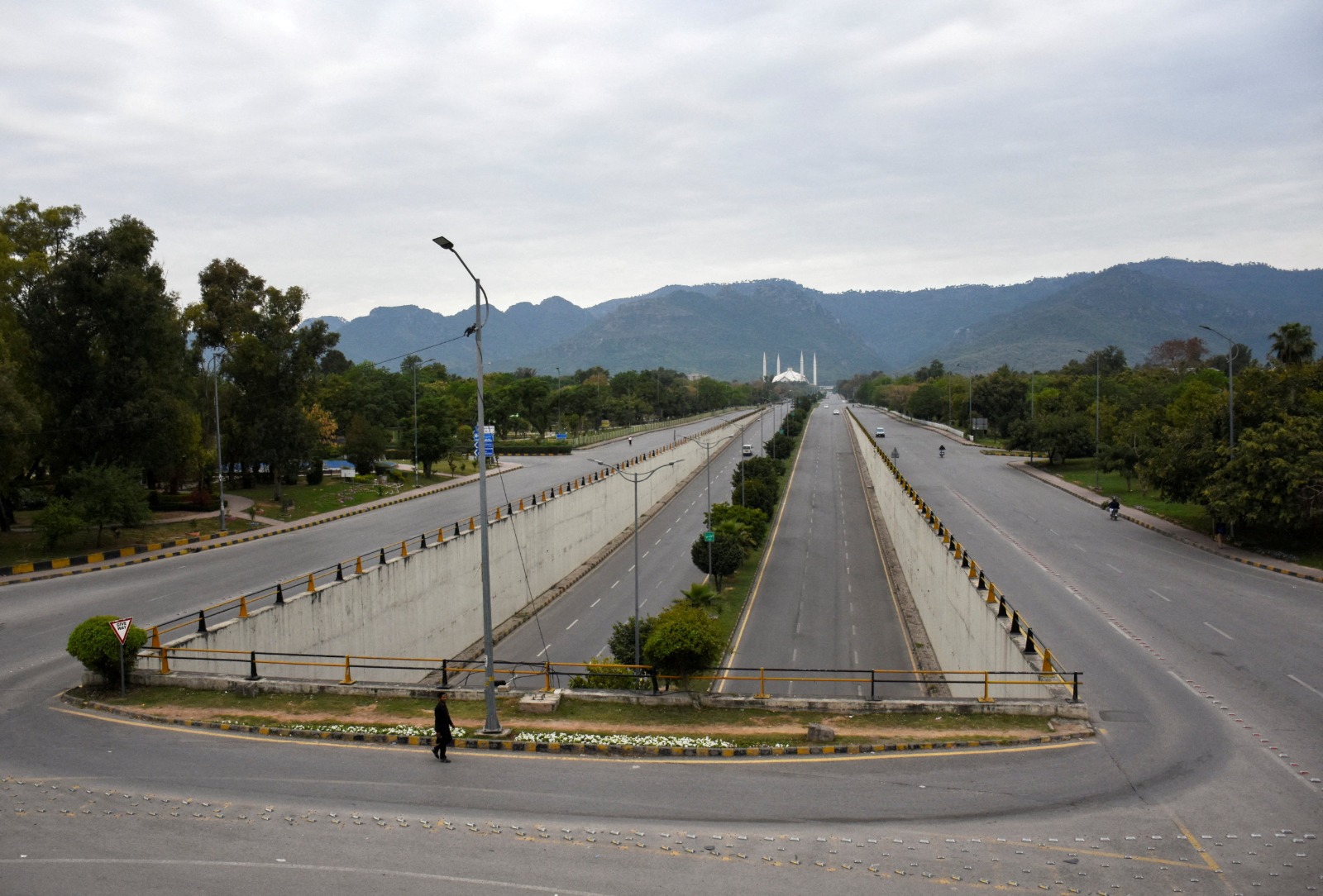 شوارع خالية في إسلام آباد قبيل انطلاق المفاوضات الأميركية الإيرانية، 11 أبريل 2026
