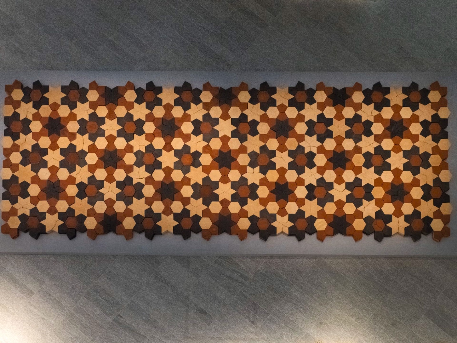 زخرفة من أعمال عورتاني