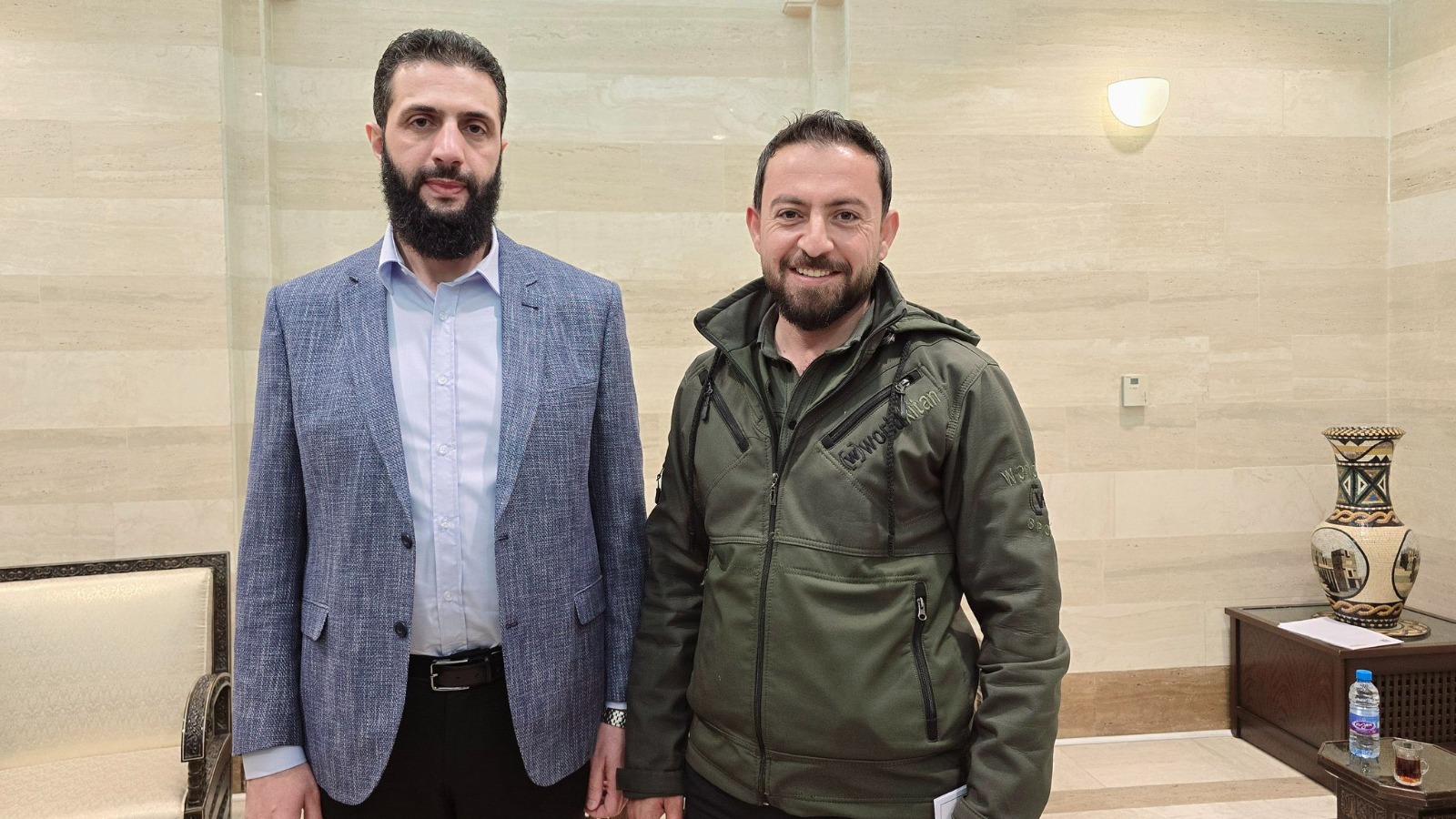 الصحافي السوري محمد الفيصل يلتقي أحمد الشرع قائد إدارة العمليات العسكرية في سوريا