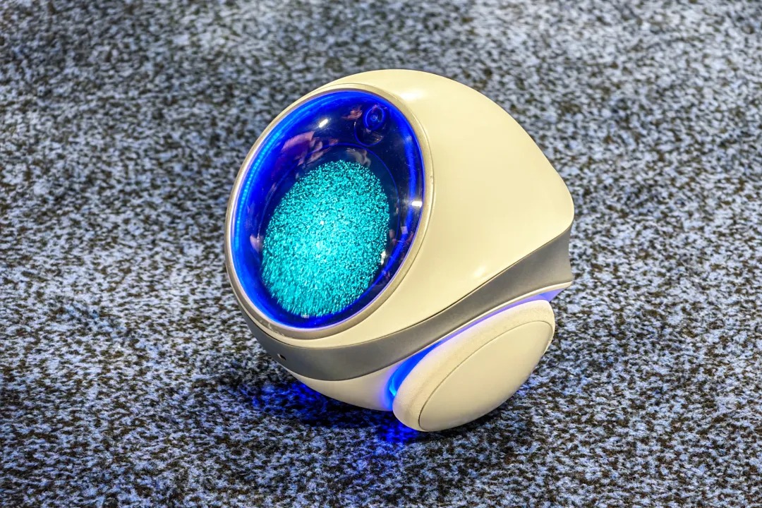 الروبوت Aura رفيق البشر