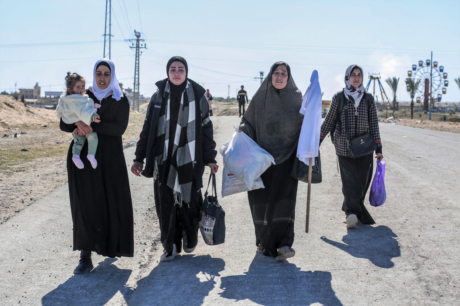 نساء فلسطينيات على "درب الجلجلة". خان يونس 6 مارس 2024 - AFP