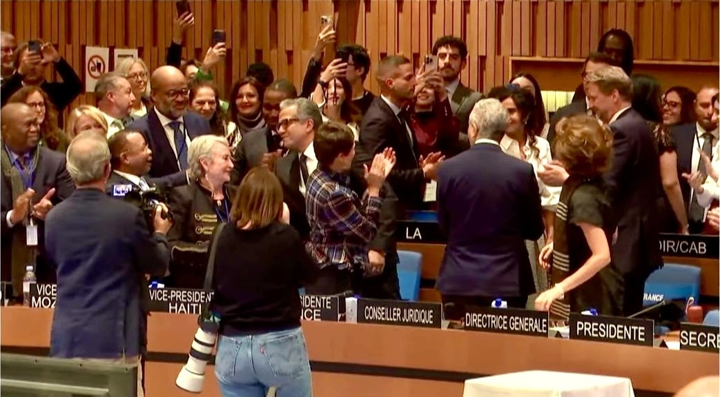 خالد العناني أثناء الإعلان عن فوزه برئاسة اليونسكو. 6 أكتوبر 2025