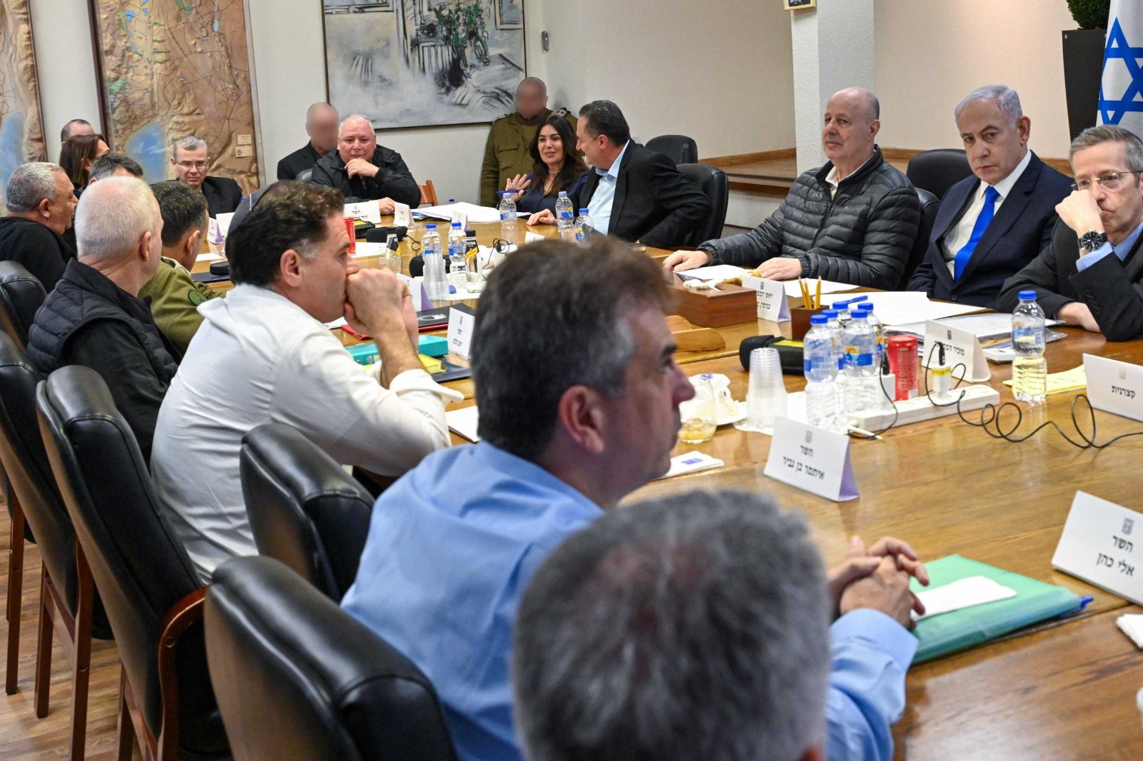 رئيس الوزراء الإسرائيلي بنيامين نتنياهو يعقد اجتماعاً للمجلس الوزاري الأمني المصغر في تل أبيب. 15 مارس 2024. (Kobi Gideon/GPO)