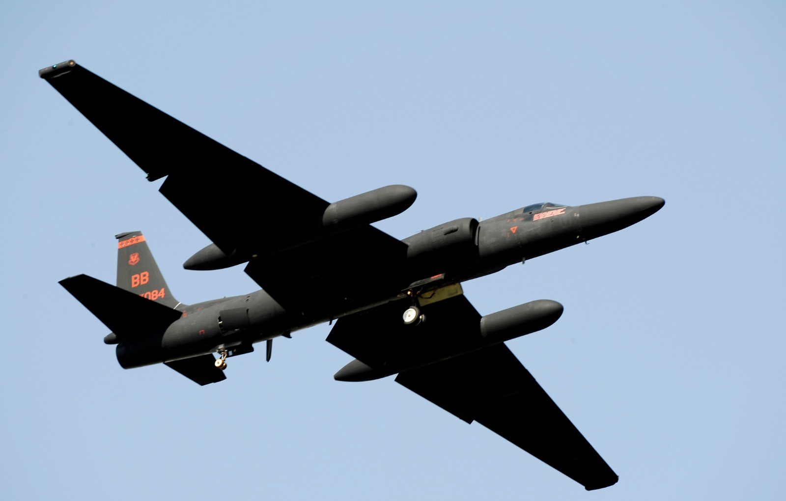 طائرة من طراز U-2 Dragon Lady تحلق فوق سماء كوريا الجنوبية. 21 أكتوبر 2009