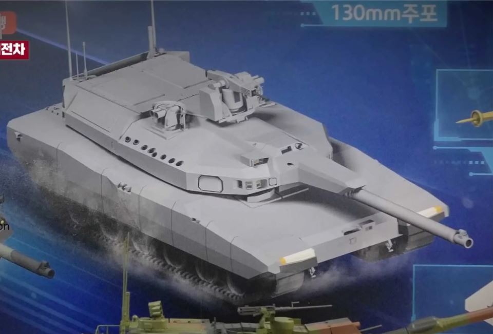 النموذج المفاهيمي الكوري الجنوبي K3 من الجيل القادم بمدفع عيار 130 ملم، ونظام تحكم نيراني يعتمد على الذكاء الاصطناعي، ووحدة قوة هجينة تعمل بالهيدروجين والكهرباء، في خطوة جريئة نحو حرب مدرعة أكثر استقلالية وتخفياً.