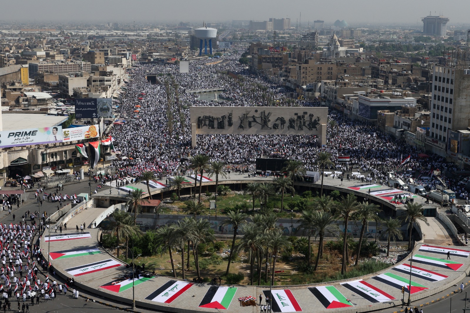 عشرات الآلاف يشاركون في مسيرة لدعم فلسطين بالعاصمة العراقية بغداد. 13 أكتوبر 2023